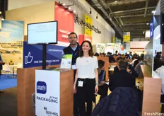 Eduardo Cabello and Antonella Iaffaldano of Quimas Smartpact, who offer 100% recyclable packaging to store blueberries and table grapes and keep these fresh throughout transit.