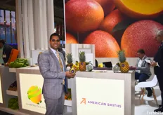 Mahonri Navarro of American Smiths, holding the Mingolo mango, a Dominican variety produced by the company. The company can supply up to 400 containers of this mango throughout the season for the European market.