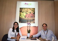 Ana Sofia Gutierrez and Arturo Hoffmann of Don Ricardo, representing the Peruvian Table Grape Producers Association.