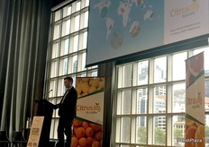 Gordon Fisher from Oritain presenting on scientific traceability through new technology.