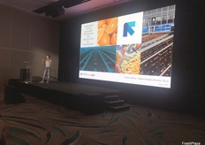 Clinton Jeffries from Tomra Foods presenting on Postharvest Sorting Equipment Effectiveness.