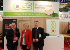 The fruit comunity of Styria from Austria will report on the problems of the frost in 2016. Photo: Willibald Flechl (chairman), Roswitha Sommer (managing director) and Karl Purkarthofer (chairman).