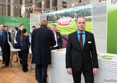 Jan Steinkamp, Quality Manager at Langförden-Oldenburg eG is happy to inform any visitor about the open-air and tunnel cultivation of fruit and vegetables.