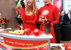 Visitors to the MAL stand could enjoy samples of the Junami apple.