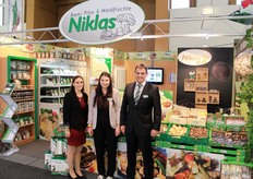 The team from the import, packaging and distribution company Uwe Niklas GmbH (Lisa Niklas, Beate Baier and Uwe Niklas) welcomes their guests.