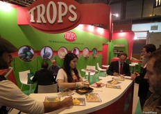 Mango tasting at TROPS’ stand.