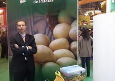 Pablo Jiménez, Commercial Director of Ibérica de Patatas, at his stand.