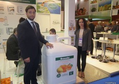 Vanessa Garrido, Marketing manager of Tecnidex, presenting Bravatia, a systemic action broad-spectrum pesticide made from a new active matter ideal for the post-harvest process in citrus.