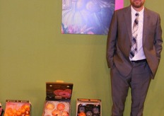 Jordi Motilla Verher, of Quid Pro Quo, promoting its fresh fruits and vegetables.