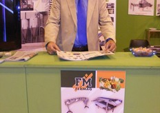 Fernando Martín, Manager of Fermaq, promoting machinery for the processing of horticultural products at the warehouses.