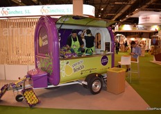 Promotional stand for Edenia pears, with tastings for the visitors.