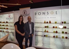 Stand of Cooperativa de Soses, Lleida, with its general director, Fernando Aranzana, and Neus Palau.