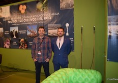 Stand of the patented Frost and Heat Control System, with its manager Carlos Arenes (right).