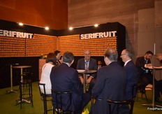 Vicente José Serisuelo, manager of Serifruit, Castellon-based firm devoted to the production, export and import of citrus, attending a customer at the stand.