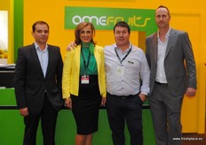 Managers Víctor Martínez, Rocío Albadádez and Augusto Vida, of Amefruits, promoting black garlic.