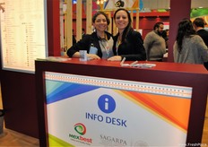 There was a considerable presence of Mexican companies this year. There were companies with different business activities. These women were helping.