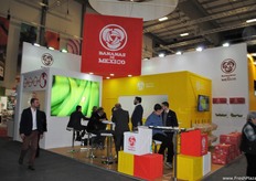 Bananas de Mexico with plenty of visitors.