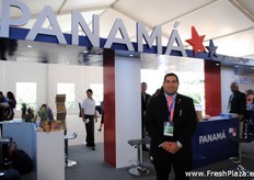 José Aníbal Rincón S., Jefe de la Unidad de Agroexportación also at the Panama stand.