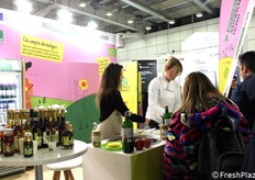 Show cooking at the Bioland Suedtirol stand.