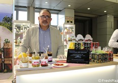 Santo Cauteruccio of Paradiso dei Golosi, a Calabrian company founded in 1996 with the aim of promoting the products of its territory, Buonvicino.