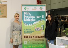 Blife Srl: importer, exporter, packer and distributor of fresh fruit and vegetables, dried fruit and organic raw materials. In photo, Patrizia and Valentina Benedetti (CEO and sales director).
