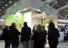 Stand always full for Deanocciola brand spreads.