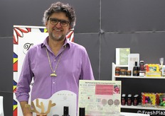 Marcello Maira from the farm of the same name in Caltanissetta, which is run organically and produces quality vegetables and pomegranates.