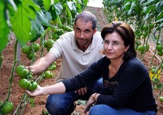 In the picture, Bartolo Asta (De Ruiter technician) and Maria Rita Mogno (breeder).