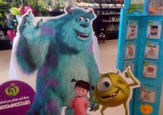 Matteo Freddi also visited a big Woolworth store located in a medium-sized town. The marketing of fresh produce is focused on Disney/Pixar characters and on the collaboration with chef Jaime Oliver, as the food section is filled with products taken from his recipes and with his advice.