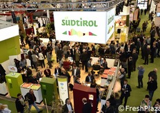 Welcome to Interpoma 2016 (Bolzano, 24th-26th November 2016). A bird's eye view of the Alto Adige stand. The region was the guest of honour at Interpoma.