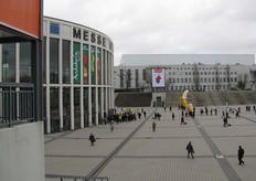People gathering at the entrance of Fruit Logistica 2008