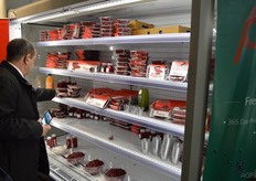 "Pick Me only uses pomegranates of the Blagwa variety, because "that's the best to simply eat fresh."