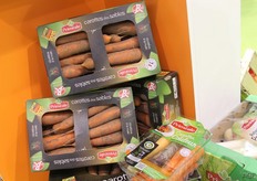 this is really fresh from the land: unwashed carrot