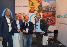 Paul Hulsbos of Levarht (middle) takes a look at Kuehne+Nagel with in its stand Jur de Graaf, Gereon Niemeier and Dennis Verkooy.
