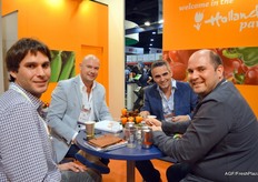 Fred Kloen with his new colleague Avelino Fernández of OTC talking to clients in the Holland Pavilion.