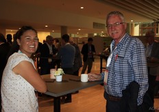 Nicole Gallace (Proefcentrum Fruitteelt) and Gavin Linsley-Noakes (Professional Horticultural Consulting Ltd).