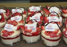 Hoogstraten dessert: Tiramusi with strawberries.