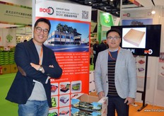 Jin Yu is the Asia Director of Spanish packaging company BOIX. To the right is Mason.