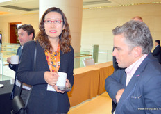 Networking during the breaks. To the right is Elliot Grant, expert on traceability and transparency in the fresh produce industry. He is talking with Susan Zhang of the Shanghai U.S. Agricultural Trade Office.