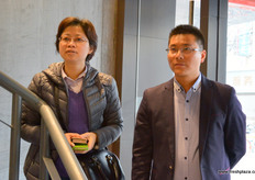 Mr Lu is store manager at one of Yong Hui’s local supermarkets. He stands next to Mabel Zhuang, the China Market Representative of the PMA.