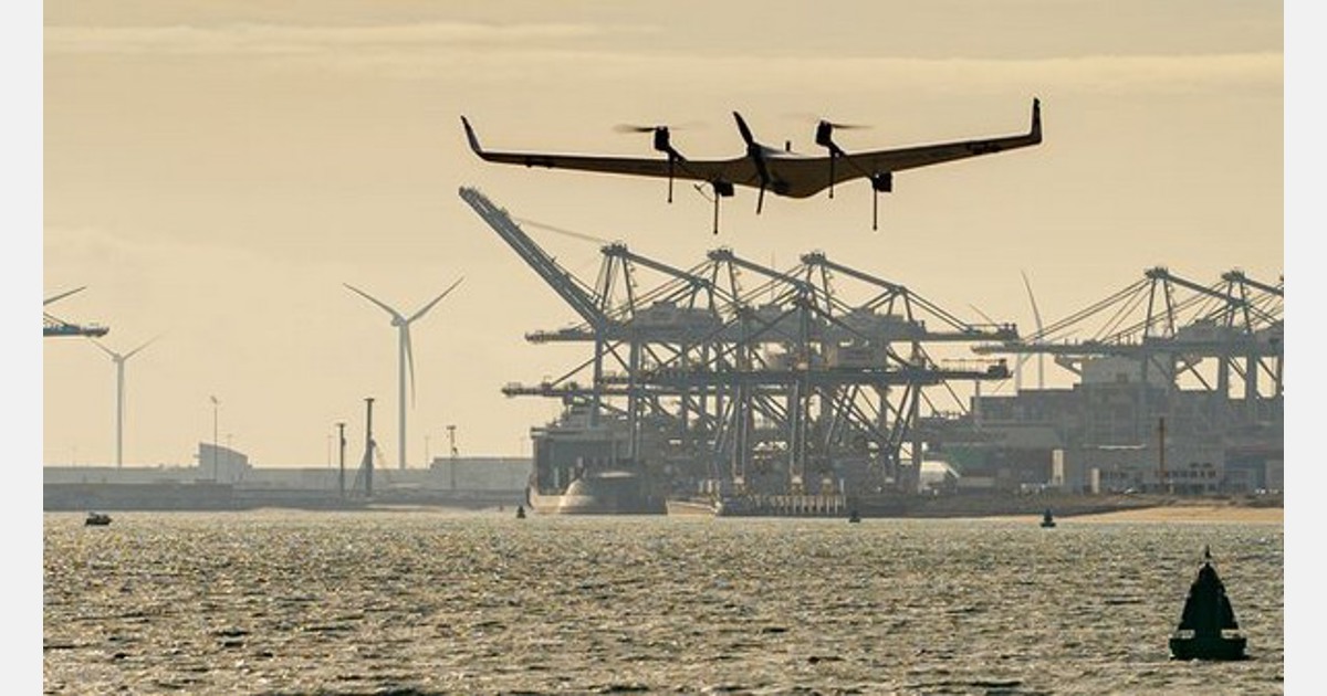 De haven van Rotterdam in Nederland was de eerste die het luchtruim reserveerde voor dronegebruik