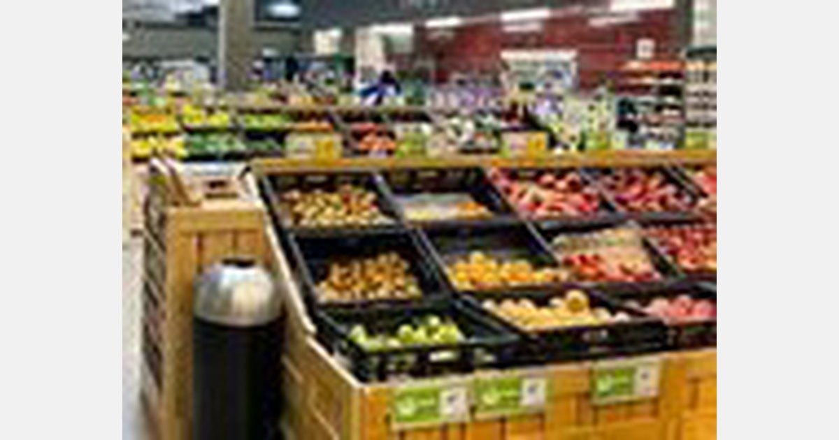 How can prices vary between same brand supermarkets in the same region?