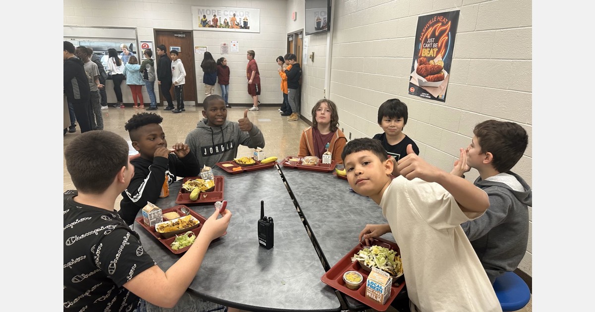 Tropical fruit school lunch pilot program launched