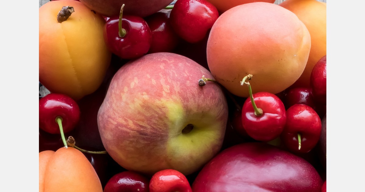 Stone fruit will be on NZ supermarket shelves later in lead-up to Christmas