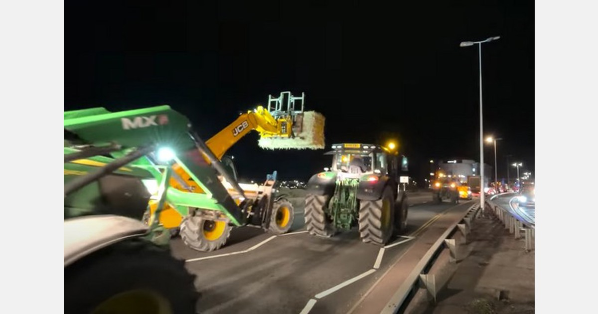 Uk farmers to escalate protests over low supermarket prices and imports