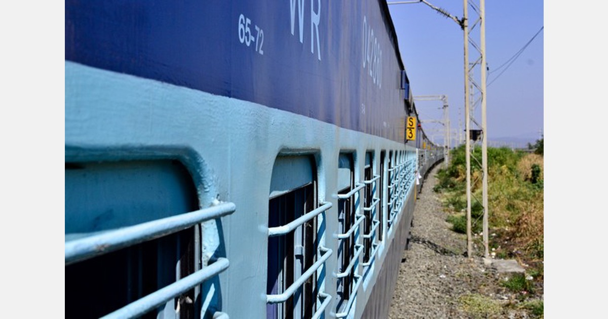 Rail connectivity a big boost for fruit industry, say Kashmir growers