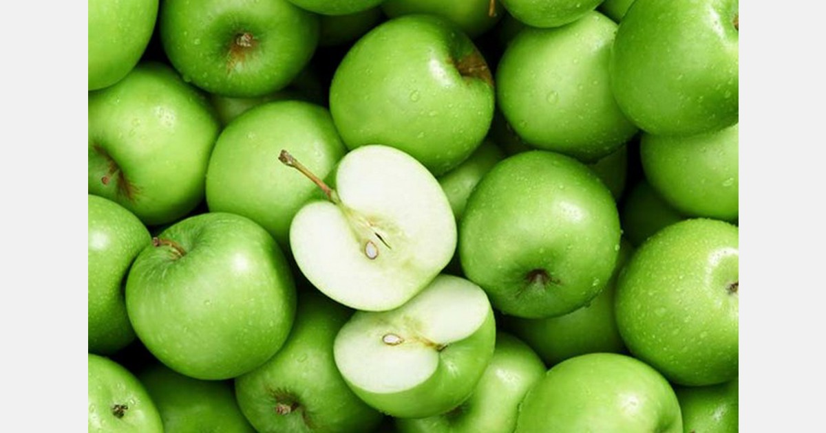 Australia faces scrutiny over supermarket apple pricing