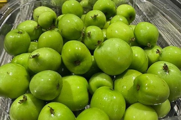 HGOkiwiberriescloseedited.jpg?