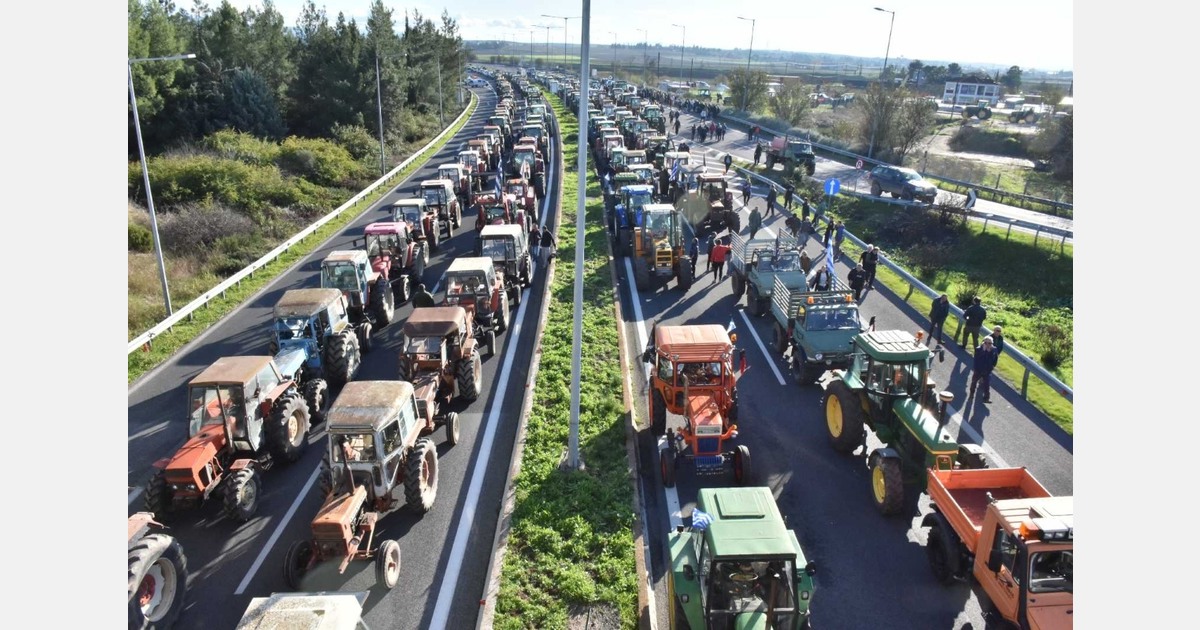 Tractor lines stretching kilometers block highways as Greek farmers escalate protests