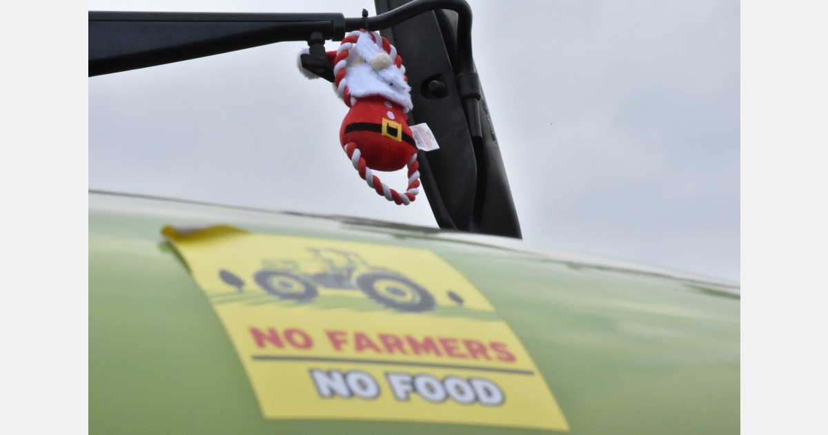 Christmas under blockades: Greek farmers brace for a combative 2026